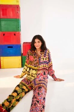 Farm Rio Patchwork Tapestry Smiley® Pants -Trend Farm Rio 305163 01