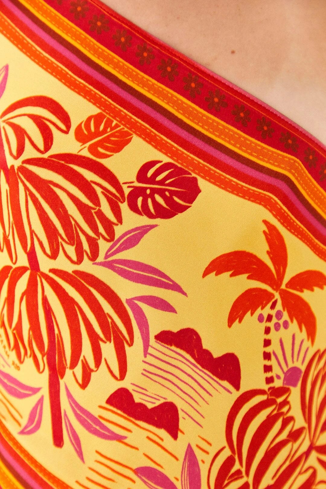 Farm Rio Forest Mixed Scarves Lenzing™ Ecovero™ Viscose Crop Top 8 Farm Rio Forest Mixed Scarves Lenzing™ Ecovero™ Viscose Crop Top - Image 6