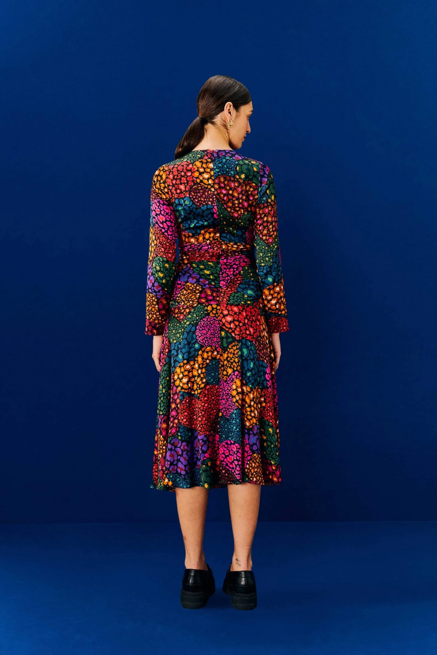 Farm Rio Rainbow Hearts Lenzing™ Ecovero™ Viscose Midi Dress 5 Farm Rio Rainbow Hearts Lenzing™ Ecovero™ Viscose Midi Dress - Image 3